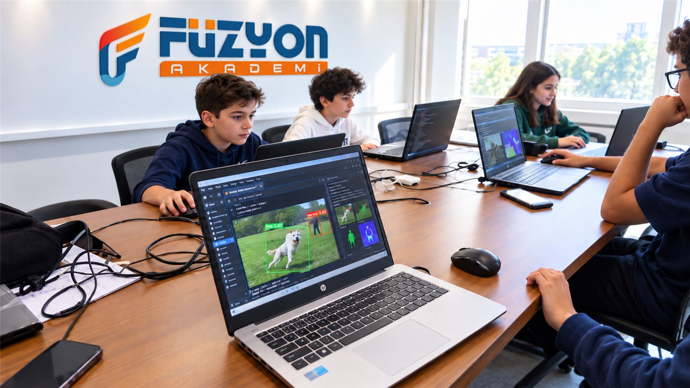Füzyon Akademi öğrencileri bilgisayar başında yapay zeka dersinde